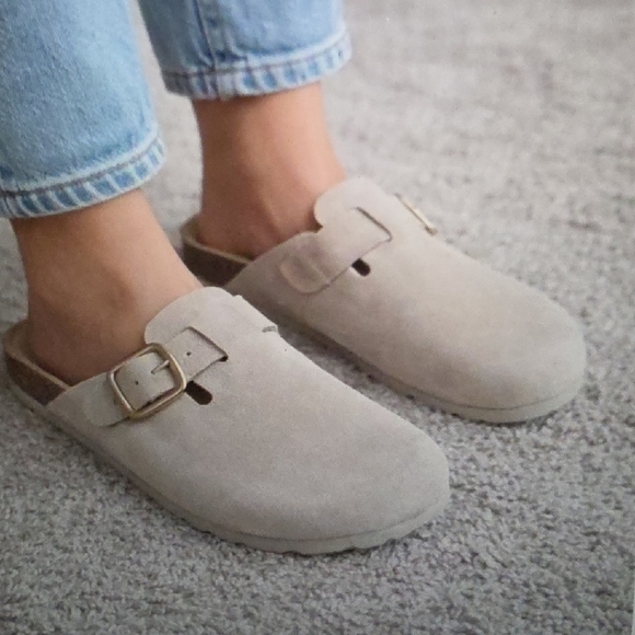Autenti Shoes Shoes - AUTENTI Suede Mule with Decorative Buckle - Light Beige Size 38